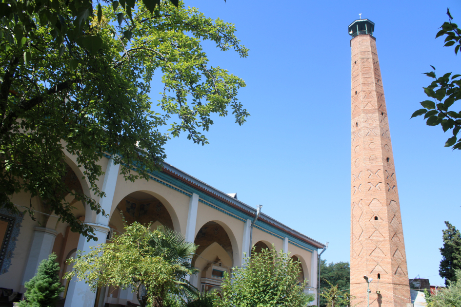 İki əsrin yadigarı, Qafqazın möhtəşəm minarəsi