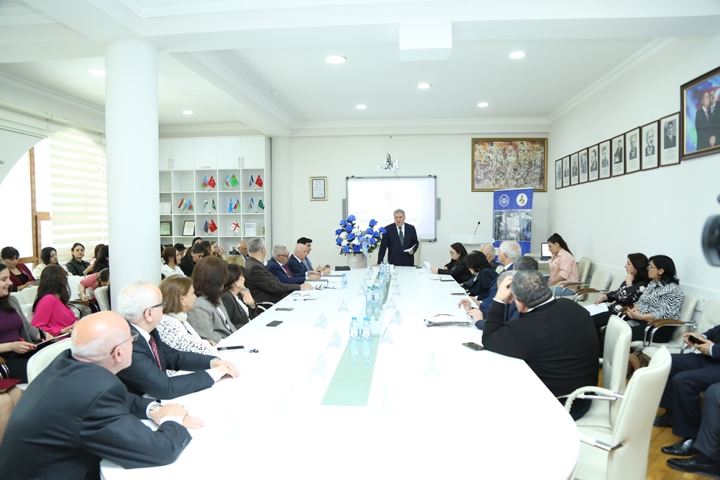 Ədəbiyyat İnstitutunun Elmi şurasının növbəti iclası keçirilib