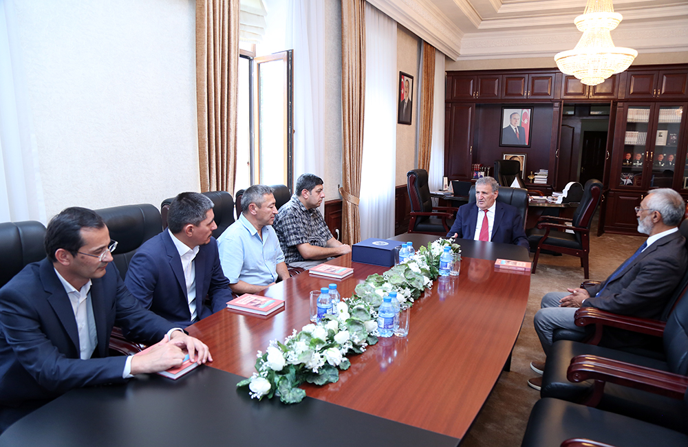 Academician Isa Habibbeyli met with archaeologists of the Turkic world