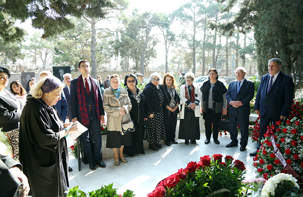 Görkəmli şərqşünas alim Aida İmanquliyevanın xatirəsi anılıb