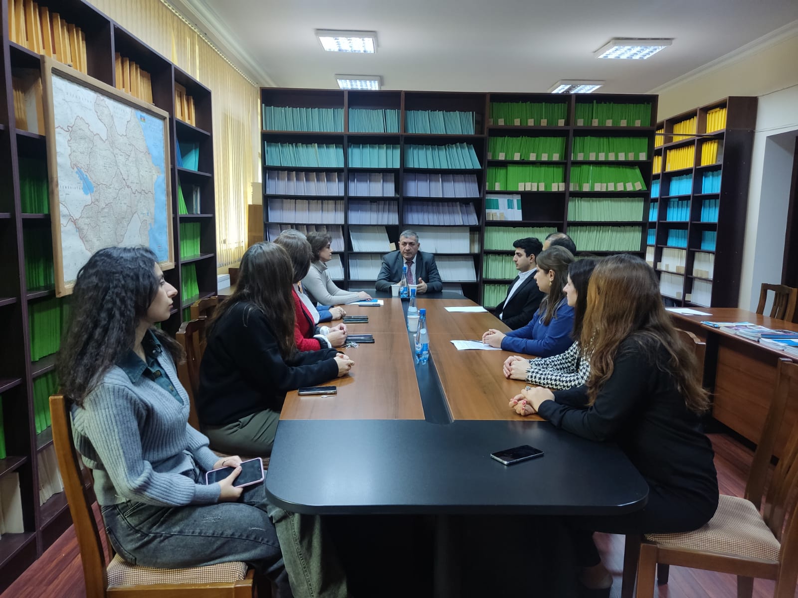 “Sabahın iqlimini bu gün gənclərlə formalaşdıraq” mövzusunda dəyirmi masa keçirilib