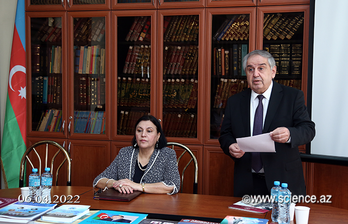 Состоялась очередная встреча академика Арифа Гашимова с учеными Отделения общественных наук