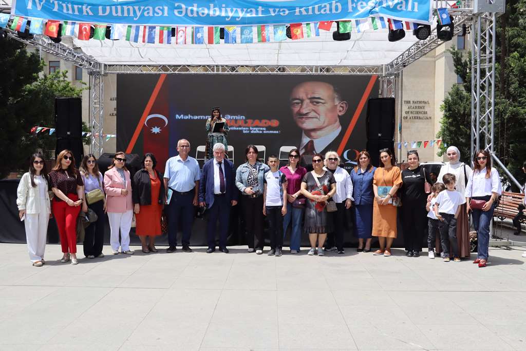 “Xurşidbanu Natəvan. Gül dəftəri” kitabının təqdimat mərasimi keçirilib