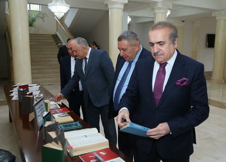 Xalq şairi Süleyman Rüstəmin 120 illiyinə həsr olunmuş kitab sərgisi təşkil edilib