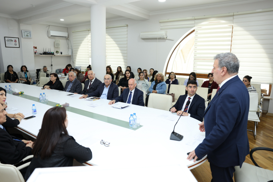 В НАНА состоялась научная сессия «Образ Гейдара Алиева в азербайджанской литературе: от исторической реальности к идеалу»