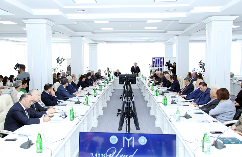 AMEA-da “Qərbi Zəngəzur toponimlərinin izahlı lüğəti” kitabının təqdimatı keçirilib