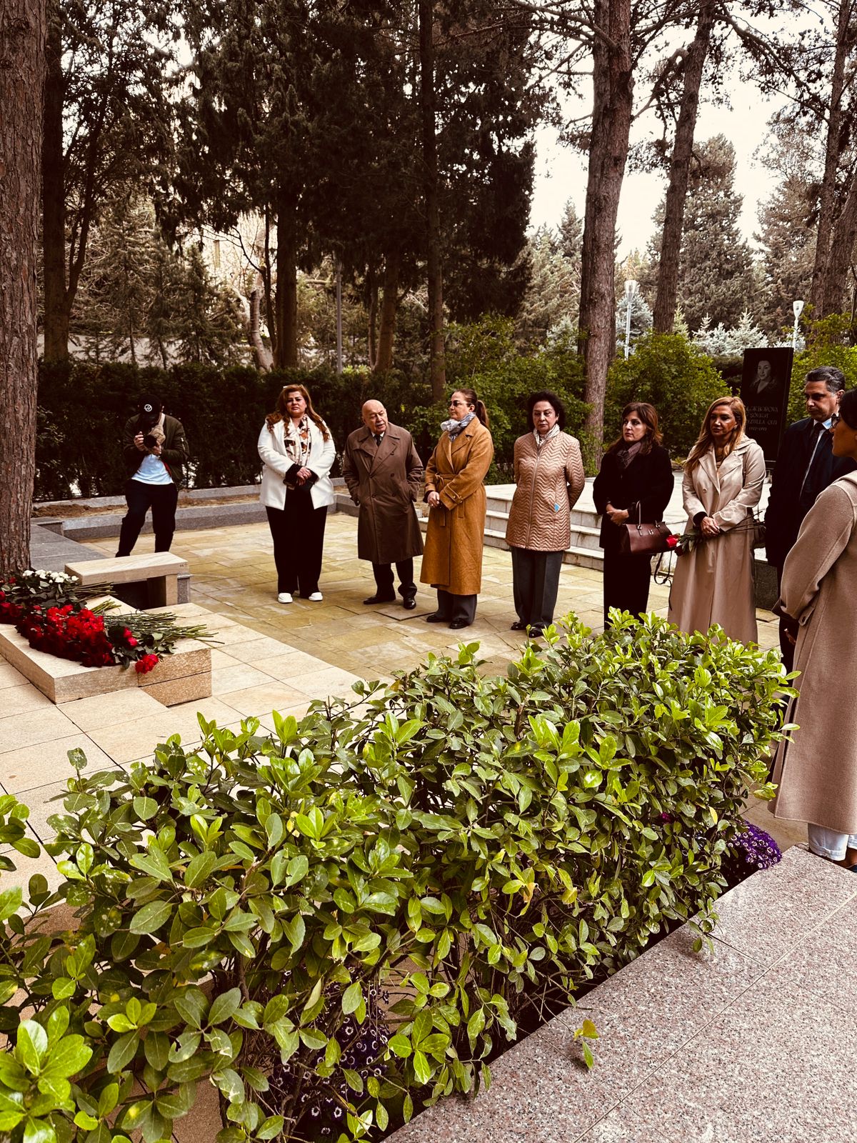 AMEA-nın təsisçilərindən olan görkəmli memarlar – akademik Mikayıl Useynov və akademik Sadıq Dadaşovun I Fəxri Xiyabanda xatirəsi anılıb