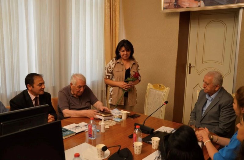 Milli Mətbuat Günü münasibətilə AMEA-nın Gəncə Bölməsində dəyirmi masa keçirilib