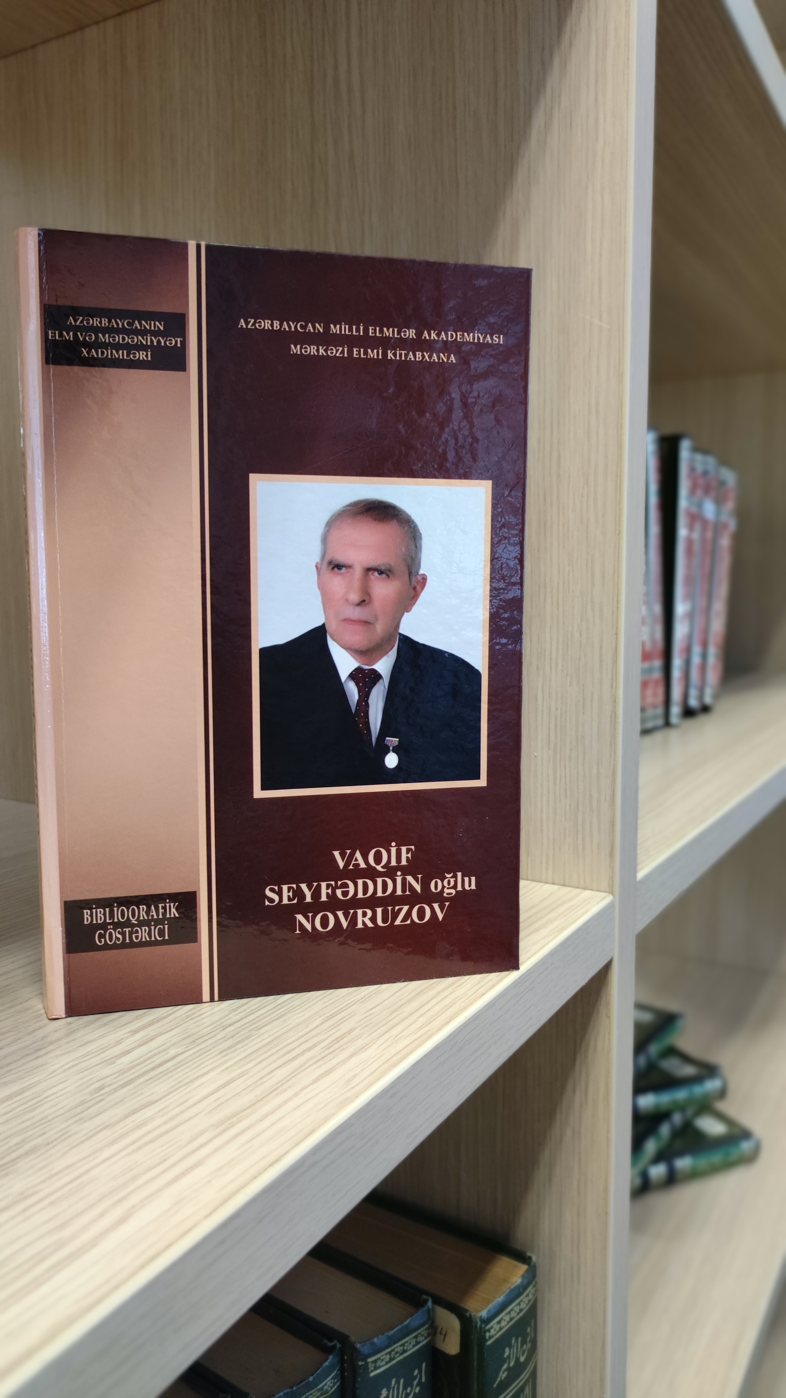 Professor Vaqif Novruzovun biblioqrafik göstəricisi işıq üzü görüb