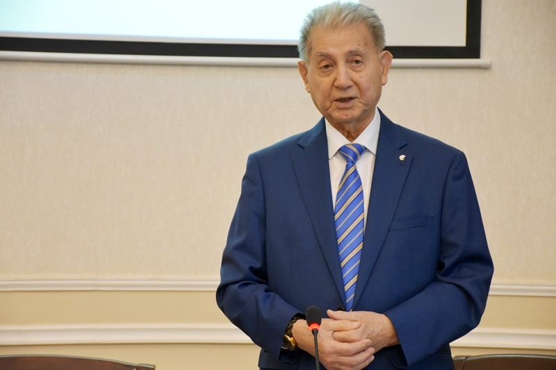 Geologiya və Geofizika İnstitutunda  Əkpər Feyzullayevin 80 illik yubileyi keçirilib