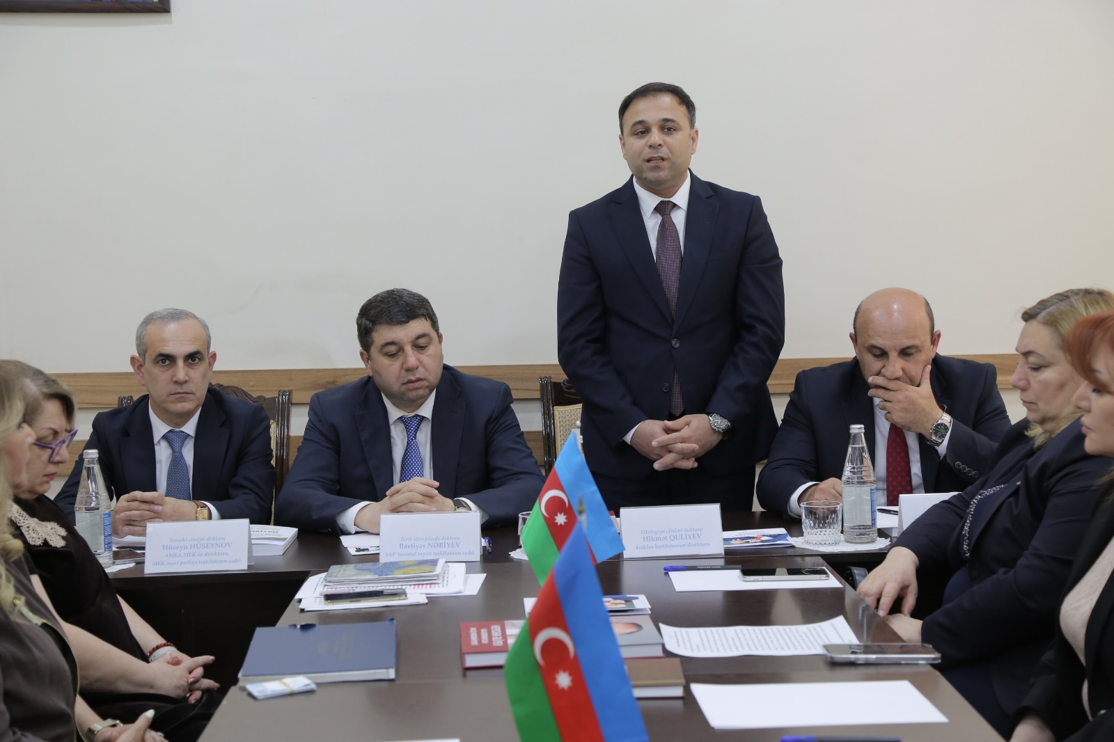 Folklor İnstitutunda Ümummilli Lider Heydər Əliyevin və akademik Zərifə Əliyevanın anadan olmasının 103-cü ildönümünə həsr olunmuş tədbir keçirilib