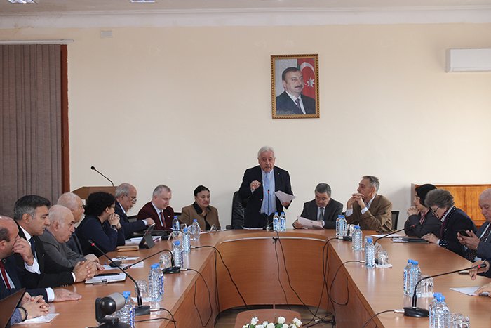 “Ümumdünya Fəlsəfə Günü”nə həsr olunmuş elmi konfrans keçirilib
