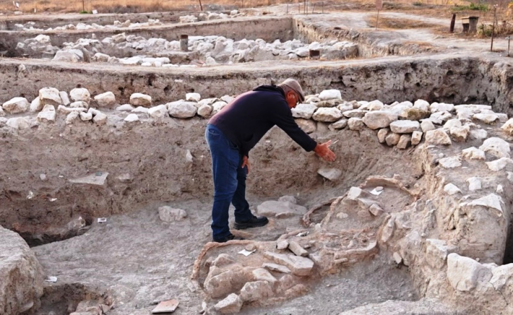 Arxeoloq: Qazıntı planlarının təhlilində süni intellekt və digital alətlərin köməyindən istifadə olunur