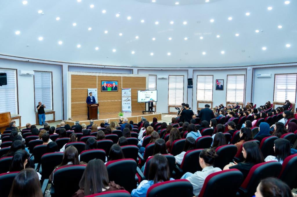 Professor Nadir Məmmədli Naxçıvanda keçirilən respublika konfransında çıxış edib