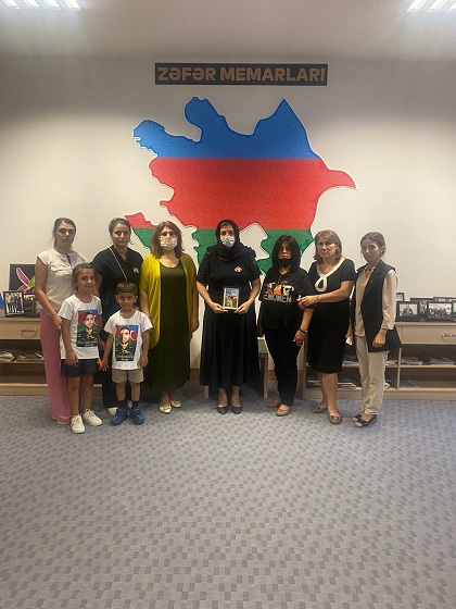 MEK-in “Qarabağ müharibəsi qəhrəmanları” fondunun əməkdaşları şəhid ailəsi ilə görüşüblər
