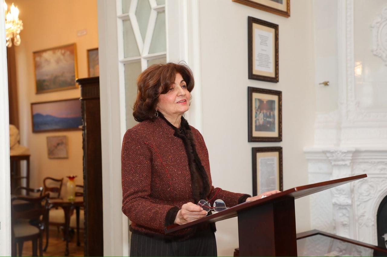 Musiqişünas alim İradə Köçərli Aşıq Şəmşirin xatirəsinə həsr olunmuş tədbirdə çıxış edib