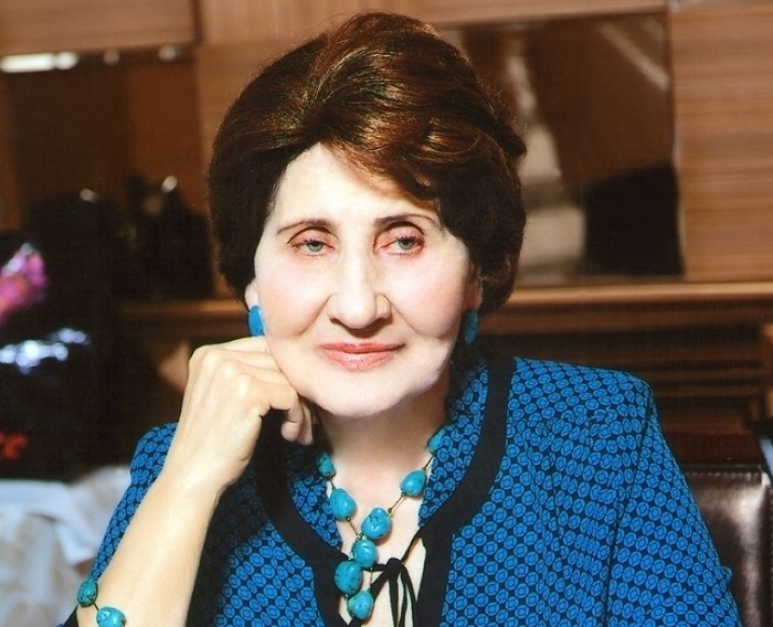 Azərbaycanda analitik kimya ixtisası üzrə ilk qadın akademik