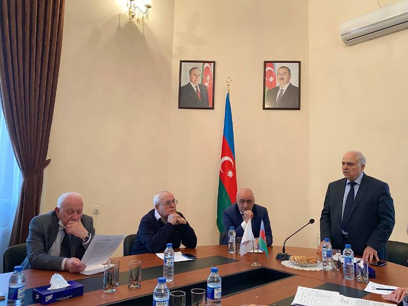 Neft və Qaz İnstitutunun əməkdaşı neftçıxarma prosesinin ədədi modelləşdirilməsi barədə məruzə ilə çıxış edib