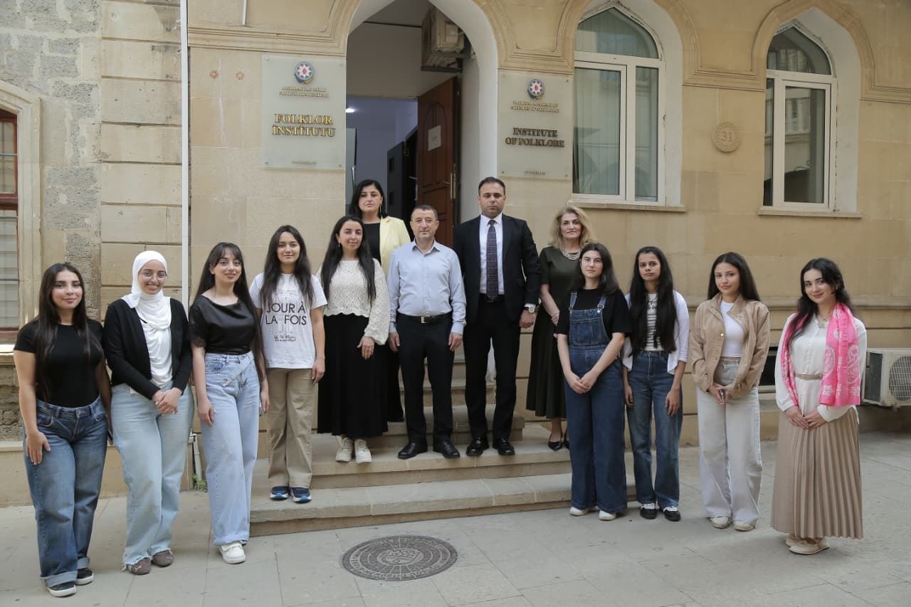 Xəzər Universitetinin tələbələri Folklor İnstitutunda elmi-tədqiqat təcrübəsinə başlayıblar