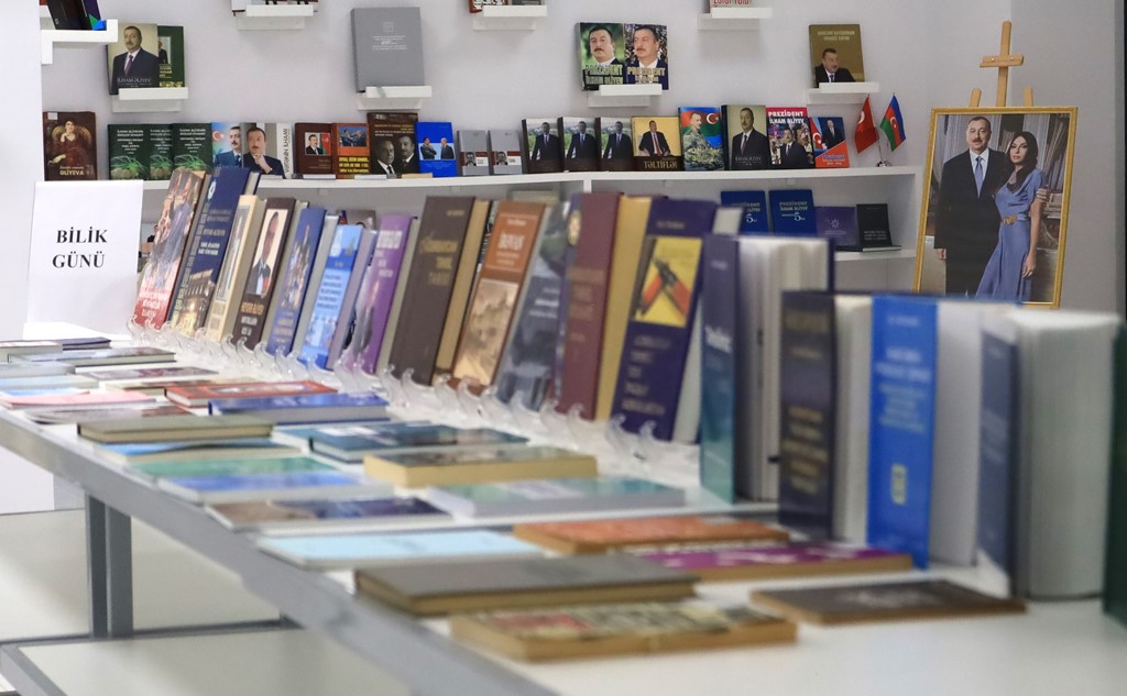 MEK-də “Bilik Günü” sərgisi açılıb