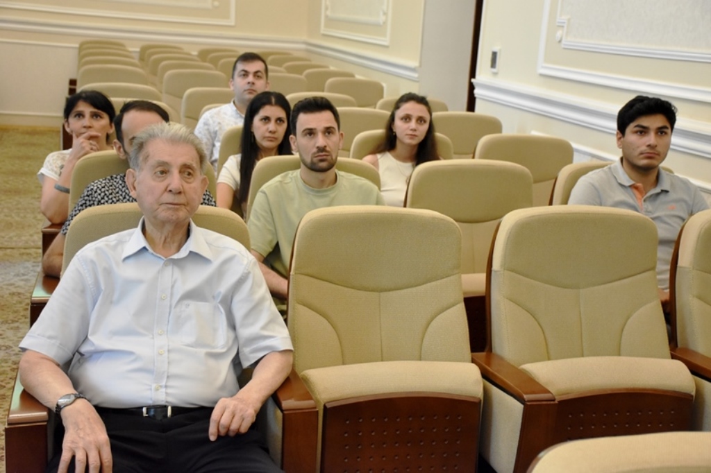 Geologiya və Geofizika İnstitutunda elmi seminar keçirilib