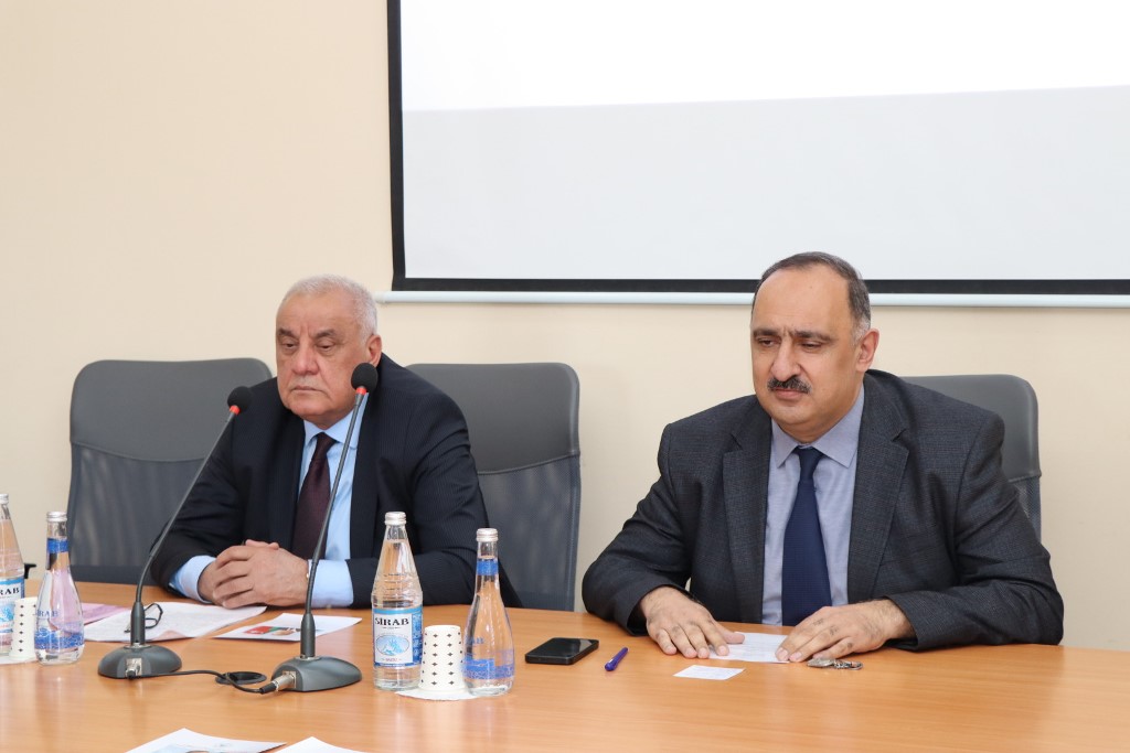 “Heydər Əliyev irsi və Azərbaycan gəncliyi” mövzusunda dəyirmi masa keçirilib