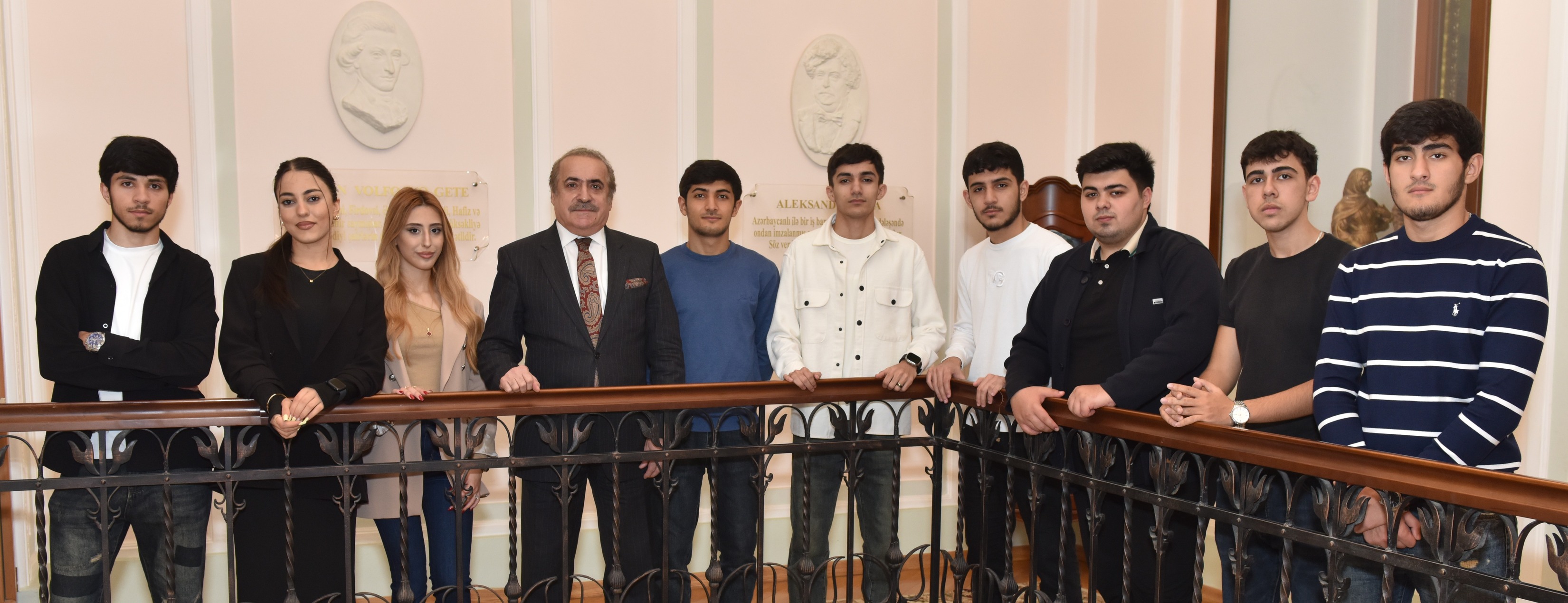 Bakı Dövlət Universitetinin tələbələri Ədəbiyyat Muzeyində olublar