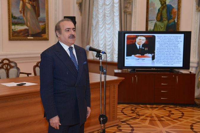 “Böyük gələcəyə aparan Heydər Əliyev yolu” mövzusunda elmi sessiya keçirilib