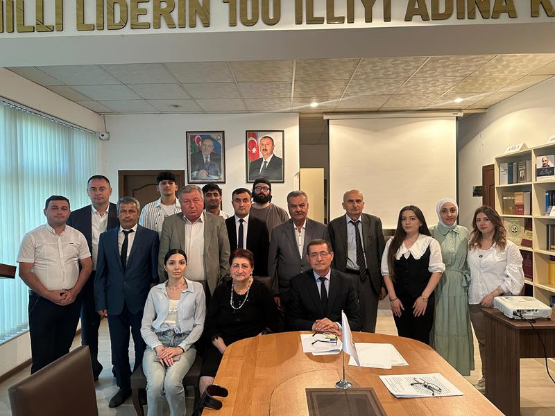 Lənkəran Regional Elmi Mərkəzində “Bəxtiyar Vahabzadənin vətəndaşlıq poeziyasının region yazarları yaradıcılığına təsiri” mövzusunda dəyirmi masa keçirilib