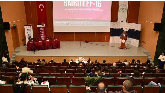 Dilçi alimlər Türkiyədə keçirilən beynəlxalq simpoziumda iştirak ediblər