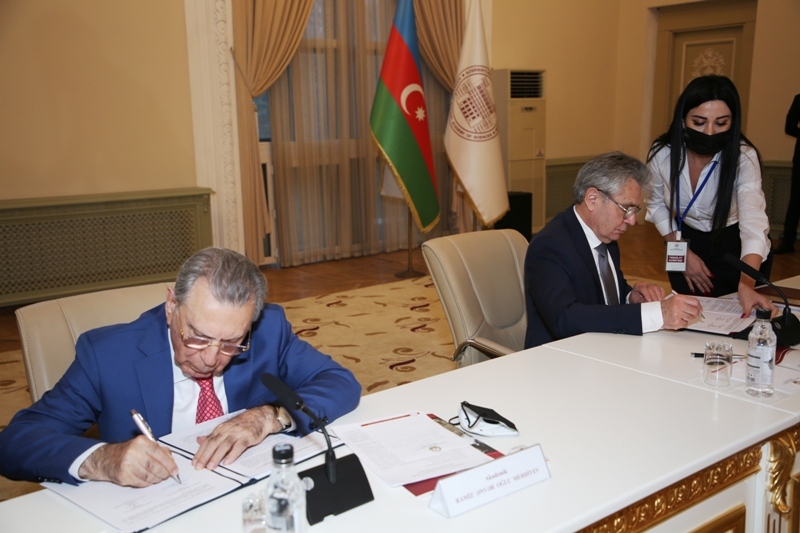 Состоялась встреча президента Российской академии наук с научной общественностью Азербайджана