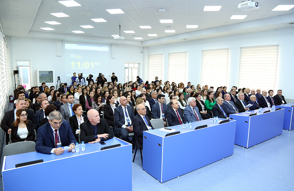 Начала свою работу республиканская научно-практическая конференция «Проблемы использования азербайджанского языка в сфере ИКТ, проблемы применения ИКТ в развитии азербайджанского языка»