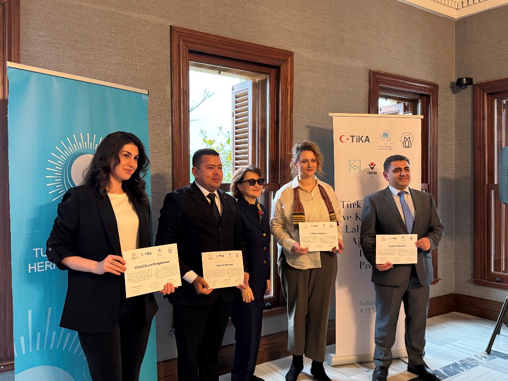 Arxeoloq alim Türk dünyası arxeoloq və bərpaçılarının beynəlxalq tədbirində iştirak edib