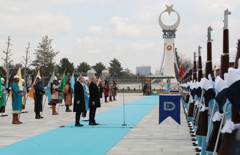 Prezident İlham Əliyevin Ankarada rəsmi qarşılanma mərasimi olub