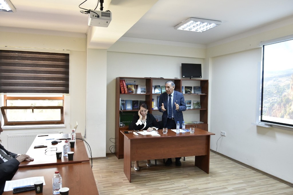 Hidroloq alim tələbələrə prioritet elmi tədqiqatlardan danışıb