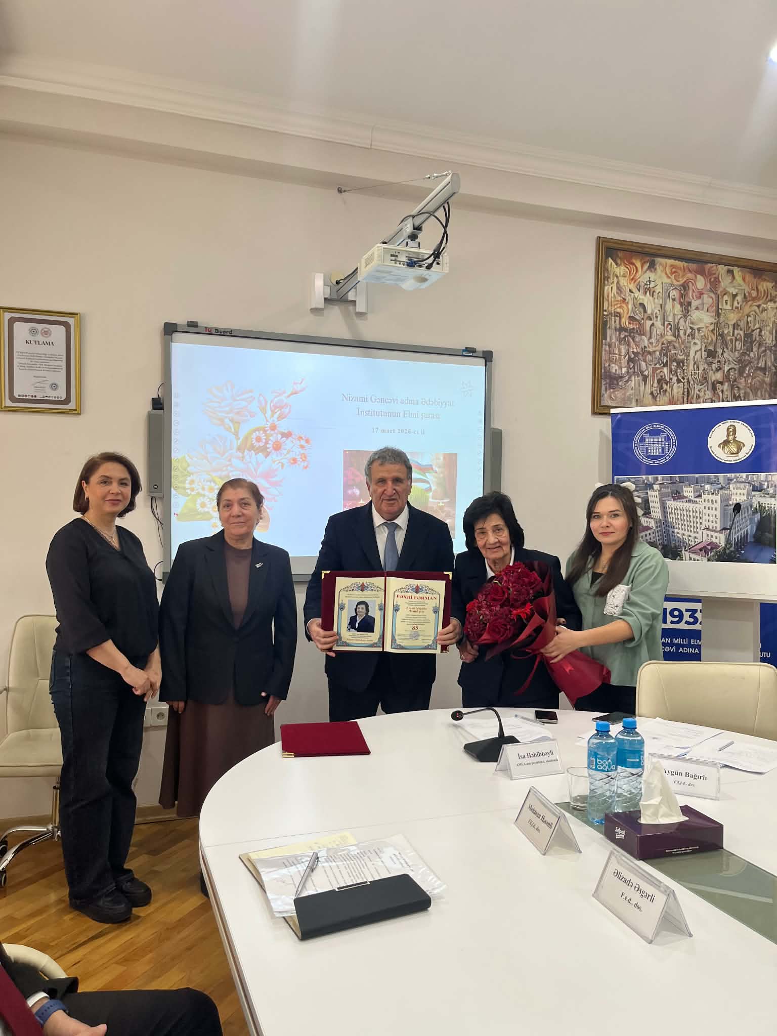 Ədəbiyyat İnstitutunun Elmi şurasının iclasında cari məsələlər müzakirə edilib