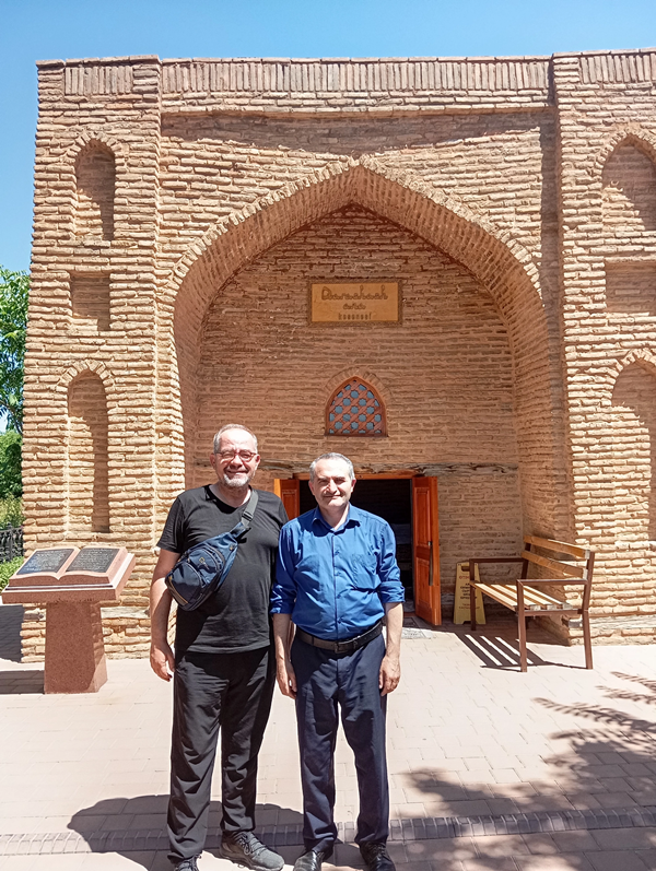 Dosent Faiq Ələkbərli Qazaxıstanda beynəlxalq konfransda məruzə edib