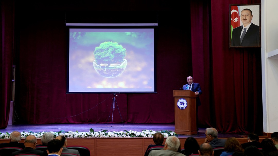 Azad Həmkarlar İttifaqının sədri beynəlxalq konfransda çıxış edib