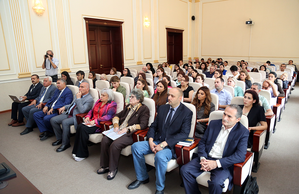AMEA-da Türkiyə Cümhuriyyətinin 100 illiyinə həsr edilən beynəlxalq elmi konfrans keçirilir