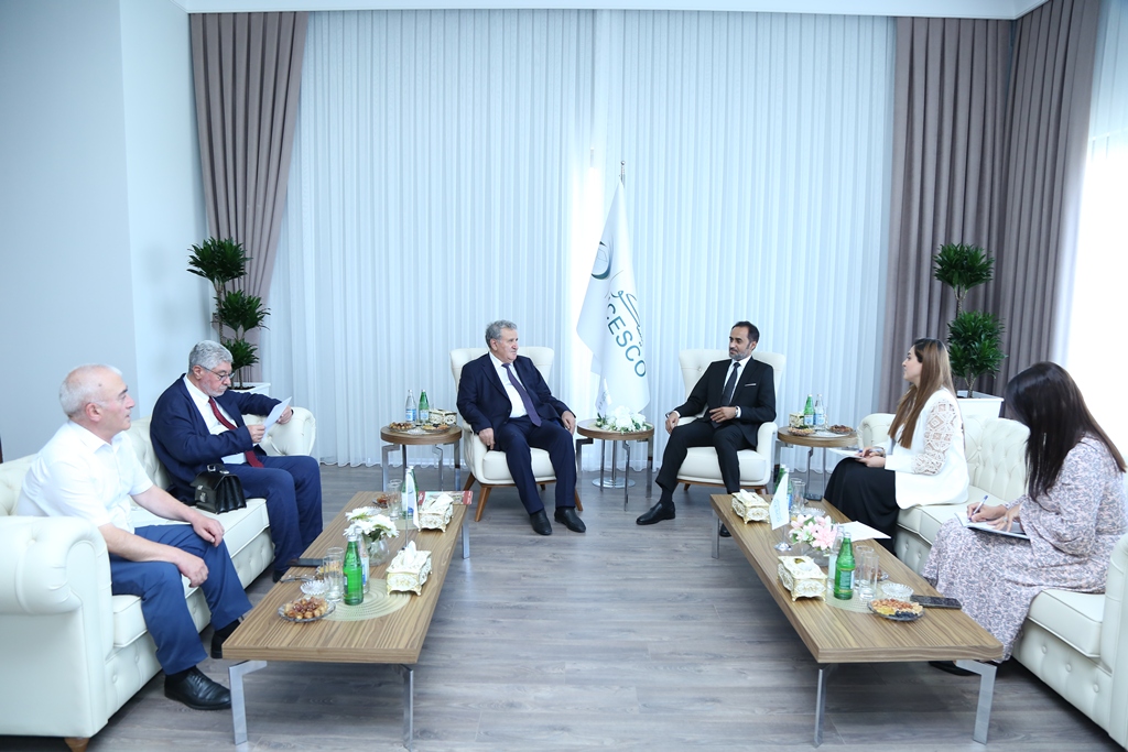 AMEA-nın prezidenti İsa Həbibbəyli ICESCO-nun Bakı ofisinin rəhbəri Abdulhakeem Alsenanla görüşüb