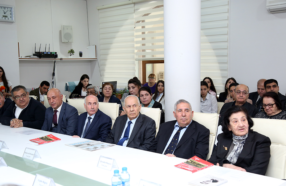 В НАНА состоялась научная сессия, посвященная 115-летнему юбилею выдающегося писателя Мир Джалала