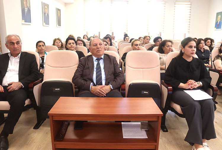 Botanika İnstitutunda “Heydər Əliyev və Azərbaycan təbiəti” mövzusunda seminar keçirilib