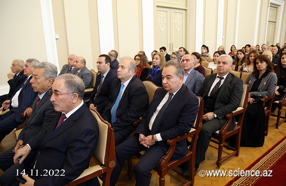 AMEA-da Yeni Azərbaycan Partiyasının yaradılmasının 30 illiyinə həsr edilmiş elmi konfrans