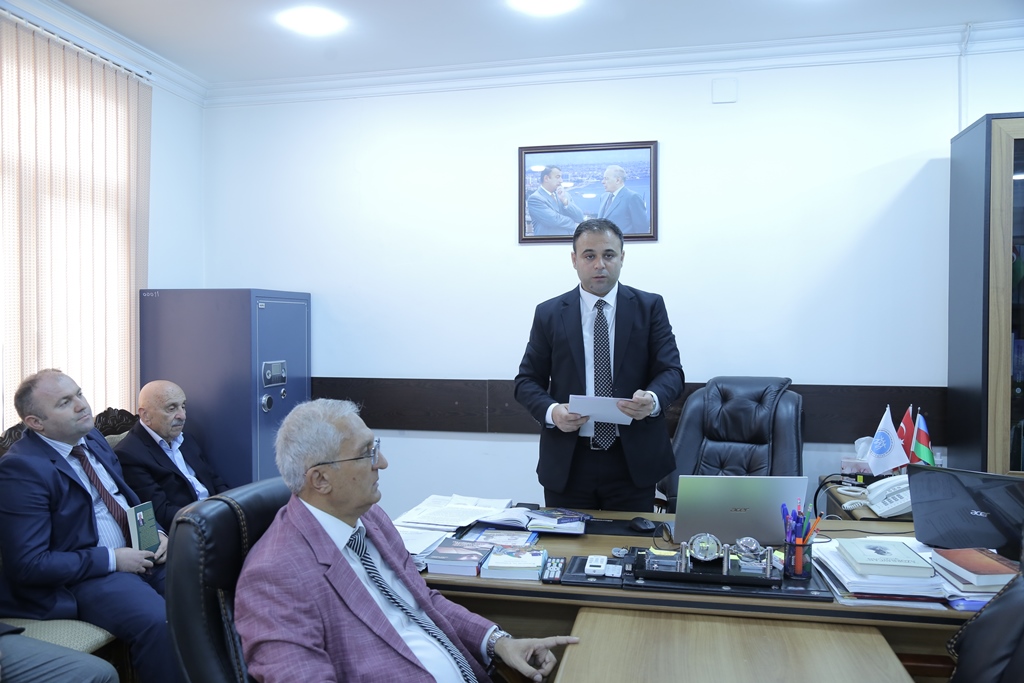 Folklor İnstitutunun Elmi şurasında mühüm məsələlər müzakirə olunub
