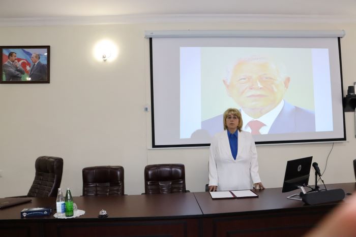 Molekulyar Biologiya və Biotexnologiyalar İnstitutunda akademik Cəlal Əliyevin anadan olmasının 97-ci ildönümünə həsr olunmuş tədbir keçirilib