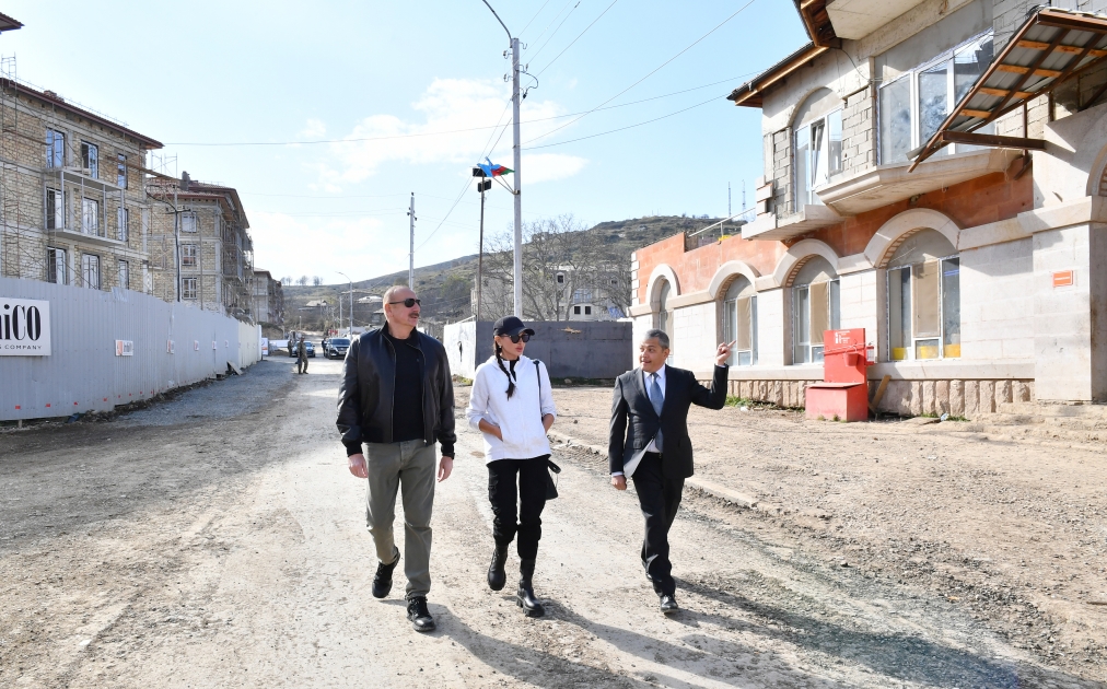 Azərbaycan Prezidenti İlham Əliyev və birinci xanım Mehriban Əliyeva Şuşaya səfər ediblər