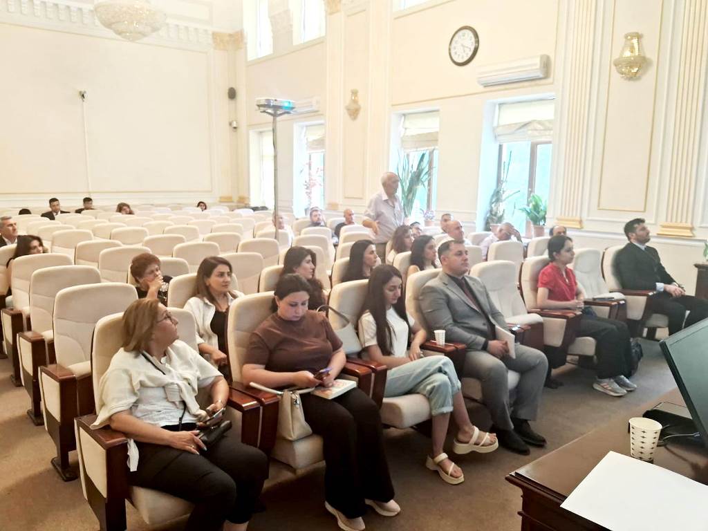 AMEA əməkdaşları üçün dövlət satınalma prosedurları ilə bağlı keçirilən təlimlər uğurla yekunlaşıb