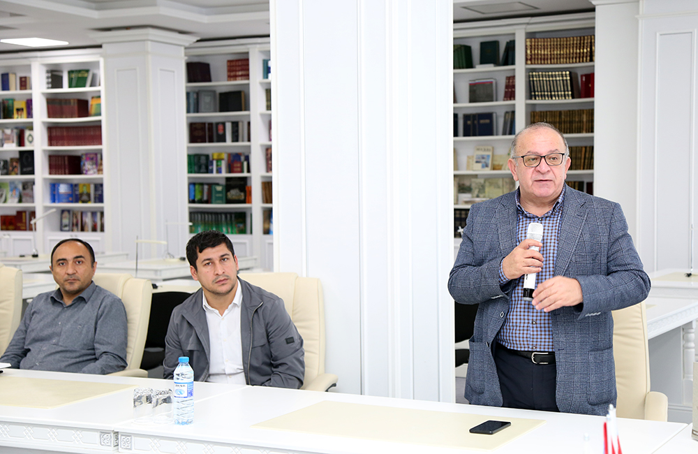 AMEA-da Qırğız-Türk Manas Universitetinin Türkiyə üzrə rektoru ilə görüş keçirilib