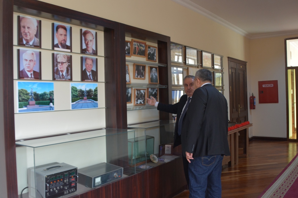 Вице-президент Академии наук Республики Узбекистан посетил Институт физики