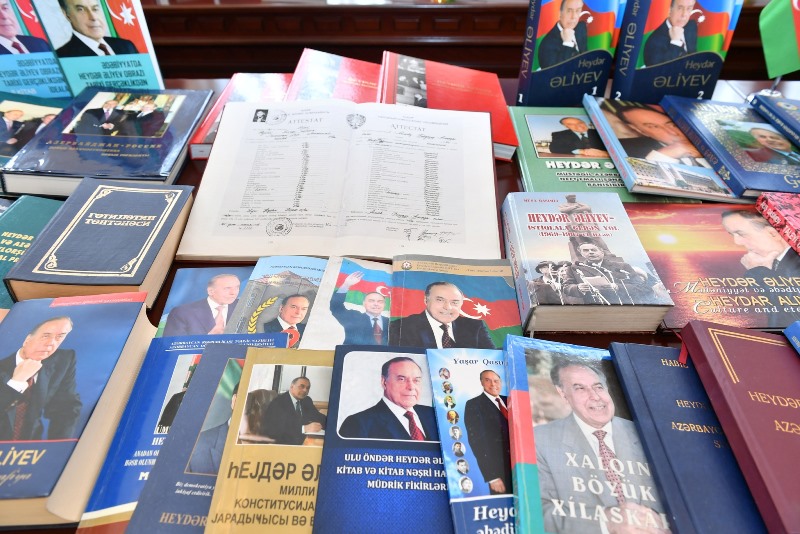 Mərkəzi Elmi Kitabxana Ədliyyə Nazirliyində sərgi təşkil edib